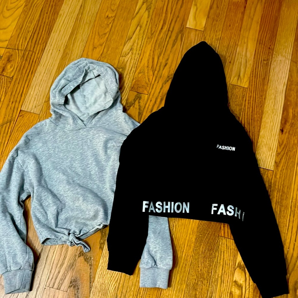 Cropped hoodies